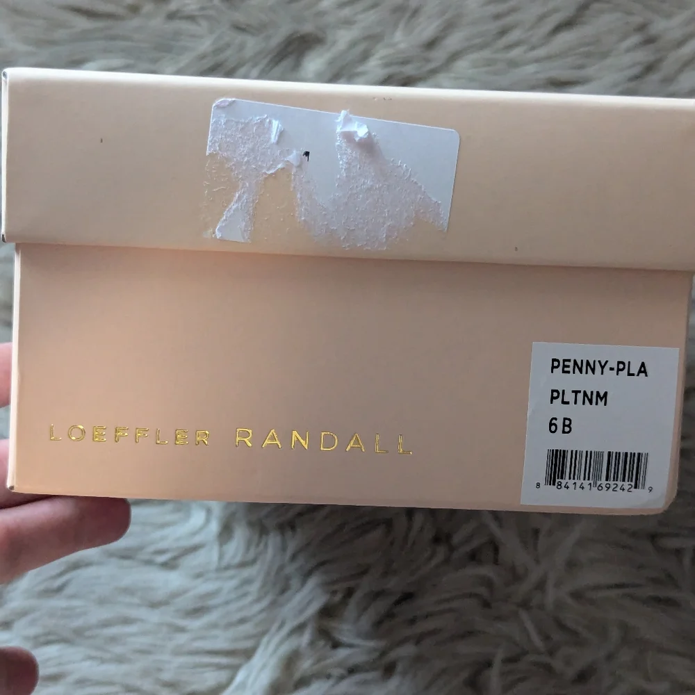 NWT Loeffler Randall Penny Platinum Pleated Bow Heels - Picture 5 of 16